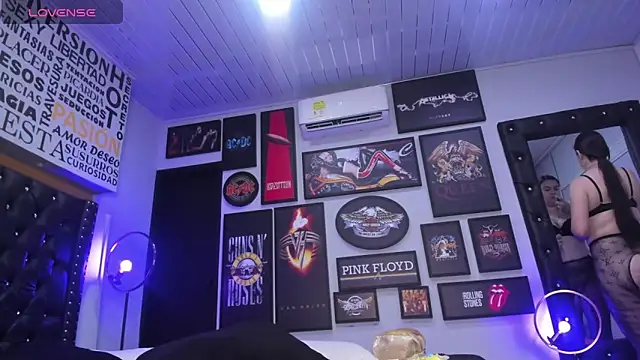 Snapshot of MADISSONLOVE_ chatting on March 9, 12:09 pm MADISSONLOVE online show from March 9, 12:09 pm