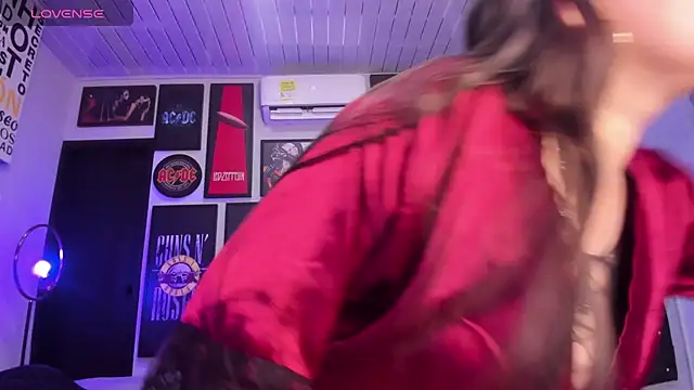 Snapshot of MADISSONLOVE_ chatting on March 16, 12:00 pm MADISSONLOVE online show from March 16, 12:00 pm