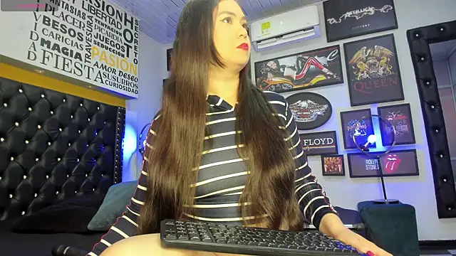 Snapshot of MADISSONLOVE_ chatting on March 20, 12:11 pm MADISSONLOVE online show from March 20, 12:11 pm