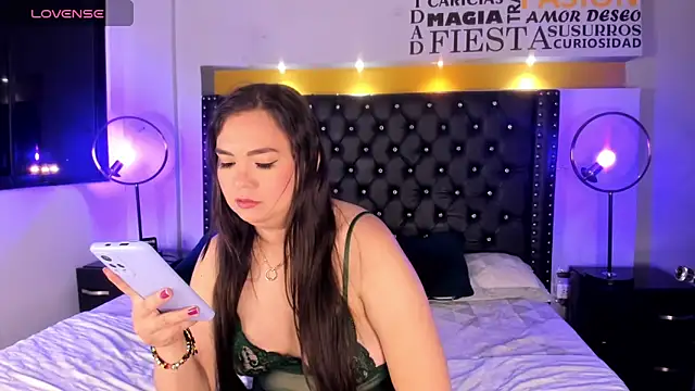 MADISSONLOVE  online show from April 23, 3:08 am