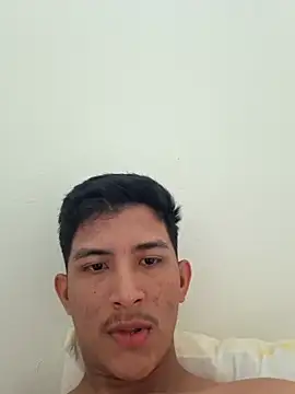 Snapshot of Guti_hazz chatting on December 3, 1:42 pm Guti hazz online show from December 3, 1:42 pm