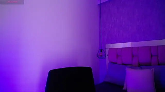 Roxie-Summers11 online show from February 22, 7:25 pm