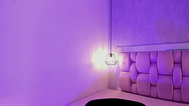 Snapshot of Roxie-Summers11 chatting on June 21, 12:41 pm Roxie-Summers11 online show from June 21, 12:41 pm