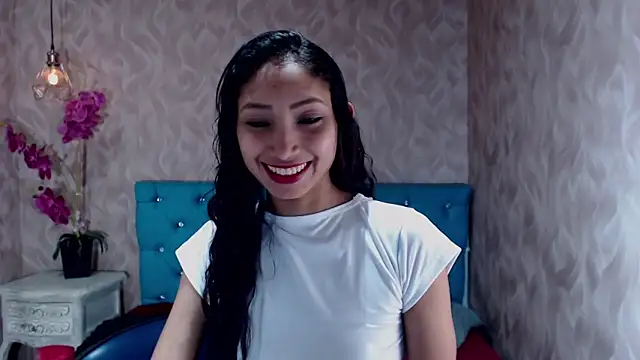 Snapshot of MadelineDoll chatting on February 25, 4:21 pm MadelineDoll online show from February 25, 4:21 pm