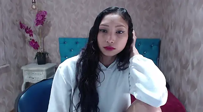 Snapshot of MadelineDoll chatting on March 13, 7:39 pm MadelineDoll online show from March 13, 7:39 pm