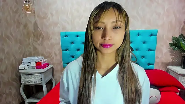 Snapshot of MadelineDoll chatting on November 22, 1:10 pm MadelineDoll online show from November 22, 1:10 pm