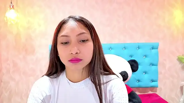 MadelineDoll online show from April 22, 2:18 pm