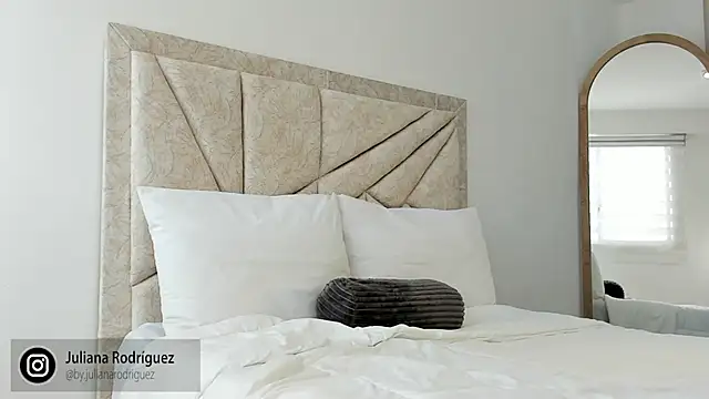 Julifoxx online show from October 26, 9:10 pm