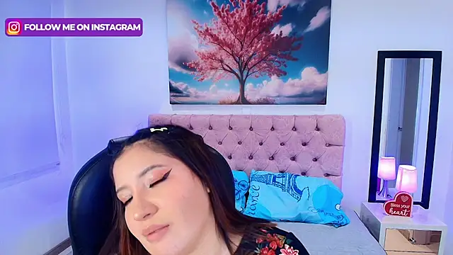 Emma monserrat online show from January 6, 7:39 pm