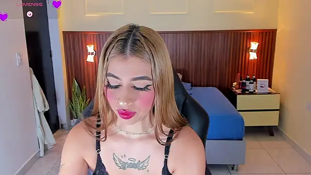 LUCYAMARS1 online show from November 26, 1:01 pm