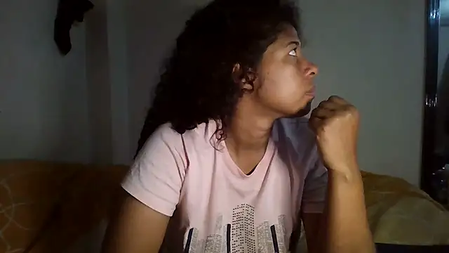 Snapshot of Ivon-09 chatting on December 12, 10:56 am Ivon-09 online show from December 12, 10:56 am