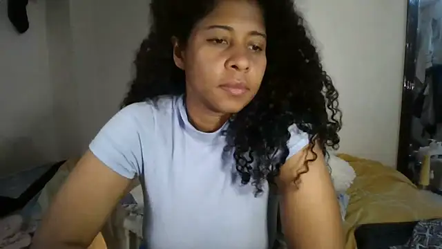 Snapshot of Ivon-09 chatting on December 12, 2:00 pm Ivon-09 online show from December 12, 2:00 pm