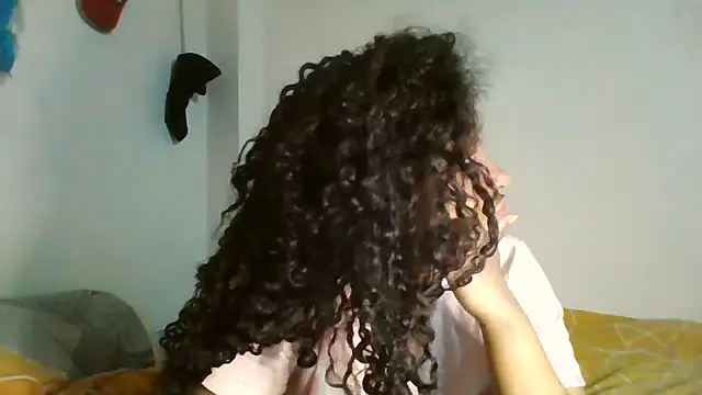 Snapshot of Ivon-09 chatting on December 13, 10:51 am Ivon-09 online show from December 13, 10:51 am