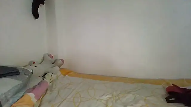 Snapshot of Ivon-09 chatting on December 16, 12:06 pm Ivon-09 online show from December 16, 12:06 pm