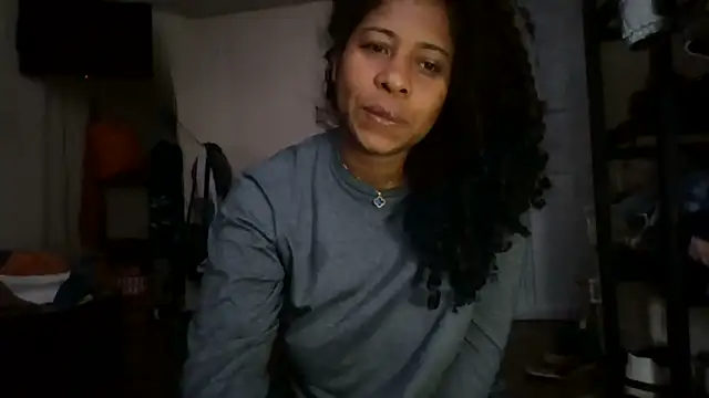 Snapshot of Ivon-09 chatting on January 20, 1:00 pm Ivon-09 online show from January 20, 1:00 pm