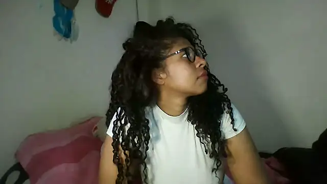 Snapshot of Ivon-09 chatting on January 22, 7:24 pm Ivon-09 online show from January 22, 7:24 pm