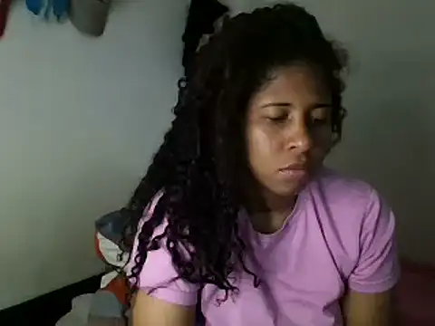 Snapshot of Ivon-09 chatting on February 7, 10:09 pm Ivon-09 online show from February 7, 10:09 pm