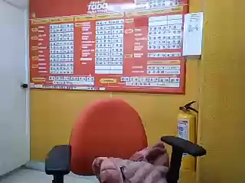 Snapshot of Ivon-09 chatting on February 9, 3:23 pm Ivon-09 online show from February 9, 3:23 pm