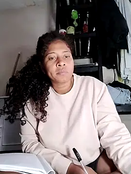 Snapshot of Ivon-09 chatting on February 15, 1:05 pm Ivon-09 online show from February 15, 1:05 pm