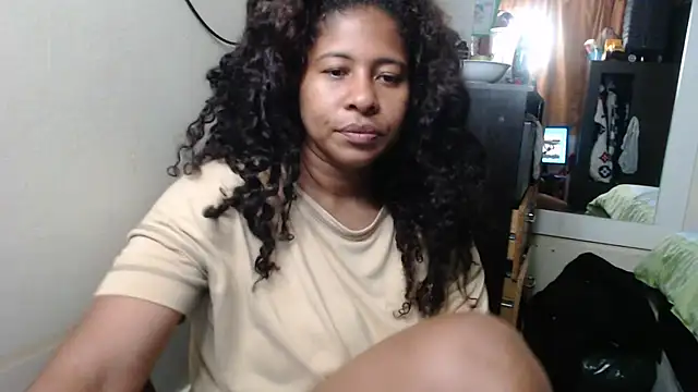 Snapshot of Ivon-09 chatting on February 20, 11:53 am Ivon-09 online show from February 20, 11:53 am