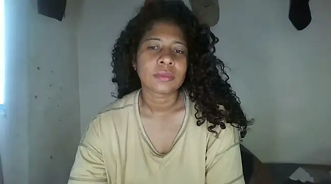 Snapshot of Ivon-09 chatting on February 23, 12:05 pm Ivon-09 online show from February 23, 12:05 pm