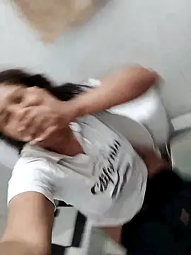 Snapshot of Ivon-09 chatting on March 13, 12:27 am Ivon-09 online show from March 13, 12:27 am