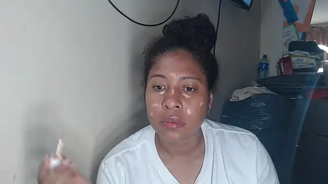 Snapshot of Ivon-09 chatting on March 18, 2:04 pm Ivon-09 online show from March 18, 2:04 pm