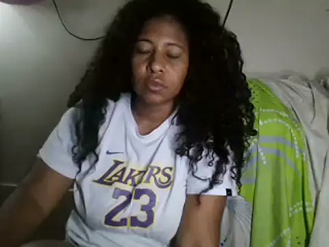 Snapshot of Ivon-09 chatting on March 20, 1:37 pm Ivon-09 online show from March 20, 1:37 pm