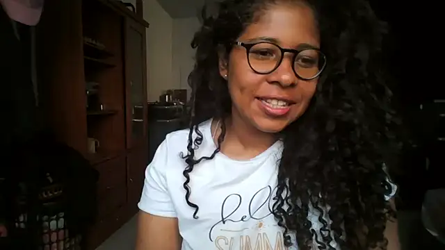 Snapshot of Ivon-09 chatting on September 14, 11:53 am Ivon-09 online show from September 14, 11:53 am