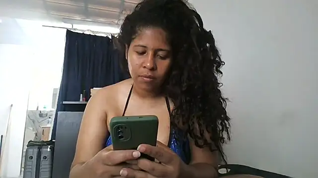 Snapshot of Ivon-09 chatting on September 24, 4:32 pm Ivon-09 online show from September 24, 4:32 pm