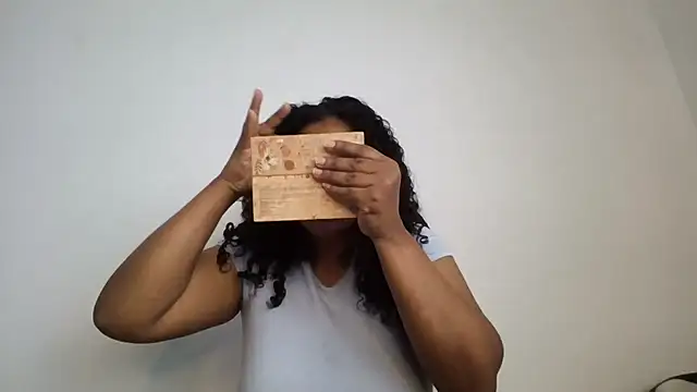 Snapshot of Ivon-09 chatting on September 27, 4:23 pm Ivon-09 online show from September 27, 4:23 pm