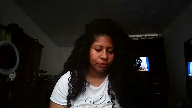 Snapshot of Ivon-09 chatting on October 8, 12:03 pm Ivon-09 online show from October 8, 12:03 pm