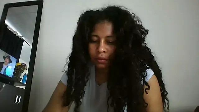 Snapshot of Ivon-09 chatting on October 10, 7:46 pm Ivon-09 online show from October 10, 7:46 pm