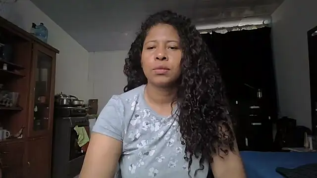 Snapshot of Ivon-09 chatting on October 21, 11:22 am Ivon-09 online show from October 21, 11:22 am