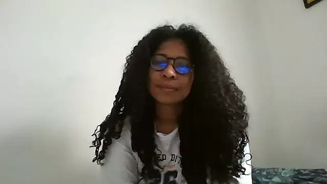 Snapshot of Ivon-09 chatting on October 24, 12:23 pm Ivon-09 online show from October 24, 12:23 pm