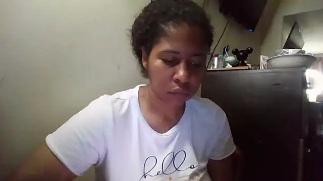 Snapshot of Ivon-09 chatting on November 8, 11:10 am Ivon-09 online show from November 8, 11:10 am