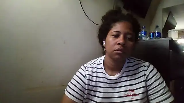 Snapshot of Ivon-09 chatting on November 10, 11:31 am Ivon-09 online show from November 10, 11:31 am