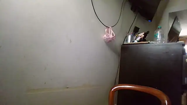 Snapshot of Ivon-09 chatting on November 12, 11:21 am Ivon-09 online show from November 12, 11:21 am