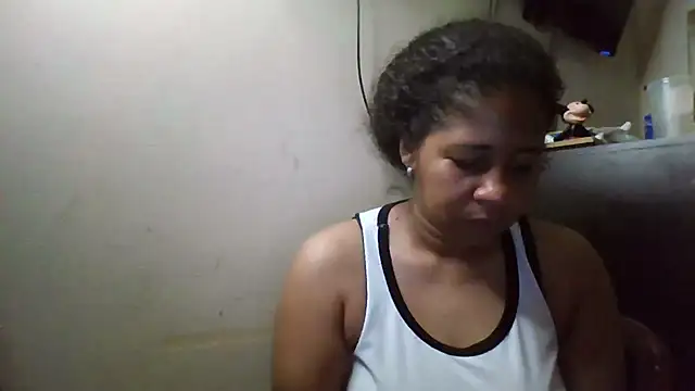 Snapshot of Ivon-09 chatting on November 22, 10:47 am Ivon-09 online show from November 22, 10:47 am