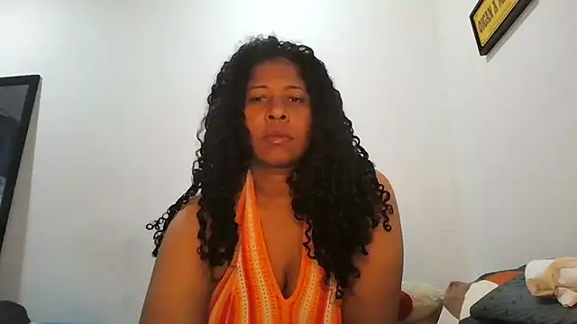 Snapshot of Ivon-09 chatting on December 5, 11:08 am Ivon-09 online show from December 5, 11:08 am