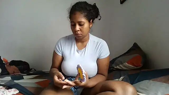 Ivon-09 online show from March 6, 1:51 pm