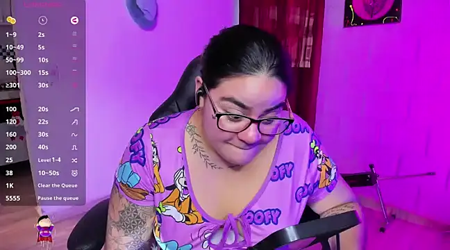 Sharon hils online show from December 11, 4:53 pm