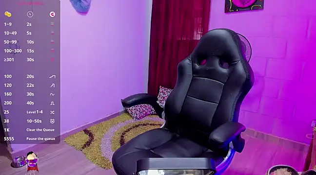 Sharon hils online show from December 18, 1:02 pm