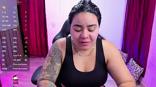 Sharon hils online show from December 30, 4:51 pm