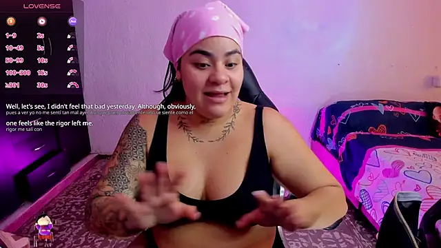 Snapshot of Sharon_hils chatting on November 4, 5:56 pm Sharon hils online show from November 4, 5:56 pm