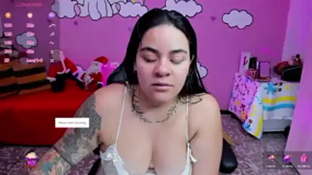 Snapshot of Sharon_hils chatting on December 17, 7:20 pm Sharon hils online show from December 17, 7:20 pm