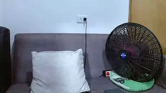 Snapshot of charlotte_slut chatting on September 28, 8:25 pm charlotte slut online show from September 28, 8:25 pm