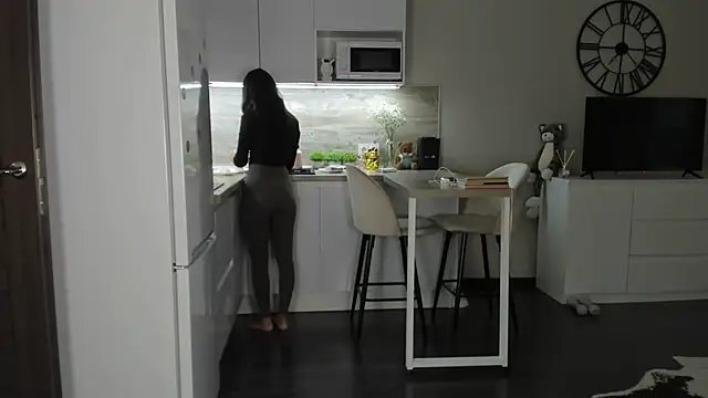 nilliluv online show from February 7, 1:37 pm