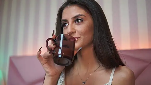 Snapshot of SabrinaHope chatting on February 23, 4:39 am SabrinaHope online show from February 23, 4:39 am