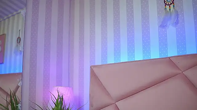 Snapshot of SabrinaHope chatting on March 15, 5:08 am SabrinaHope online show from March 15, 5:08 am